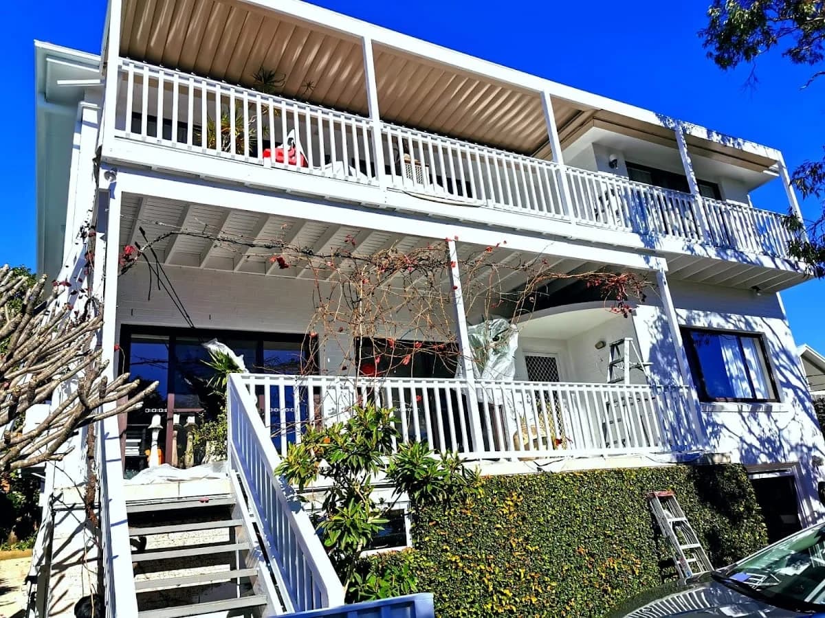 Paris's paint and Decorate residential and commercial - Project 2