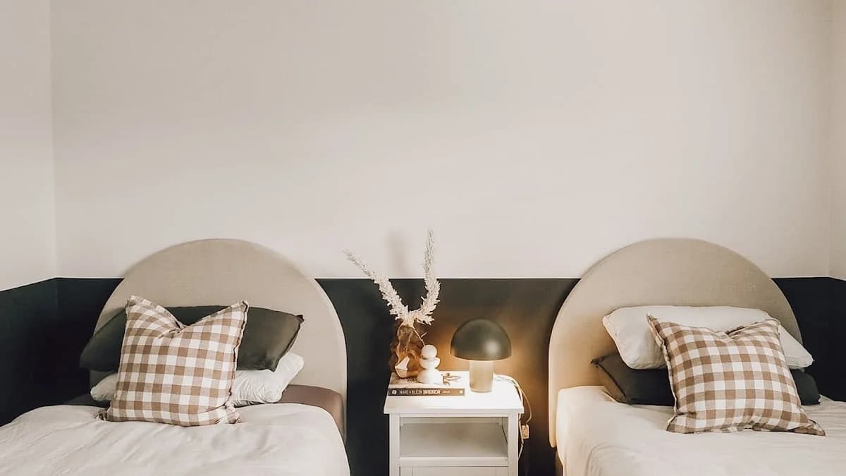 430b7a84-8f81-454e-8145-9ac04fed5e3d photo 1