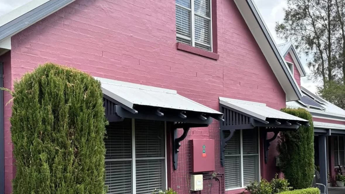 4c81ab44-fad4-4138-8bc2-fe7d1a42d93b photo 1