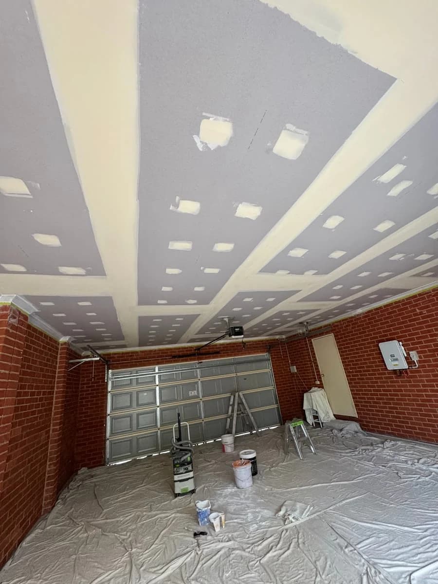 ​​Proficient plasterer and painter - Project 3