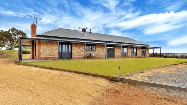 e3897e6e-60e1-40a4-8390-41d25e086bad photo 1