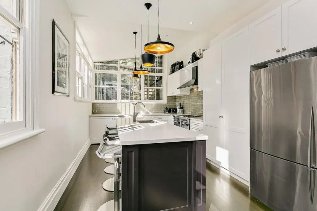 e556a112-454c-430f-a124-51aeb579bad3 photo 1