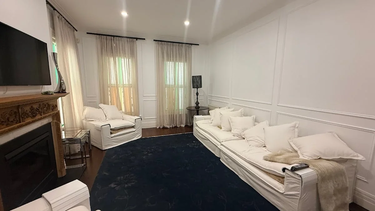 21926ec4-a53e-4cb7-8134-acf3126c3eca photo 1