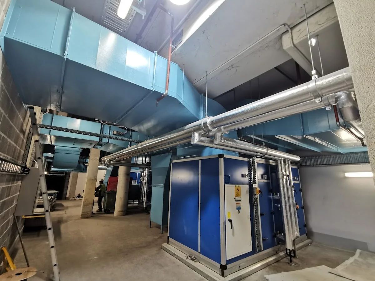 3cb18595-b847-4ecf-aa5b-53aae767054c photo 1