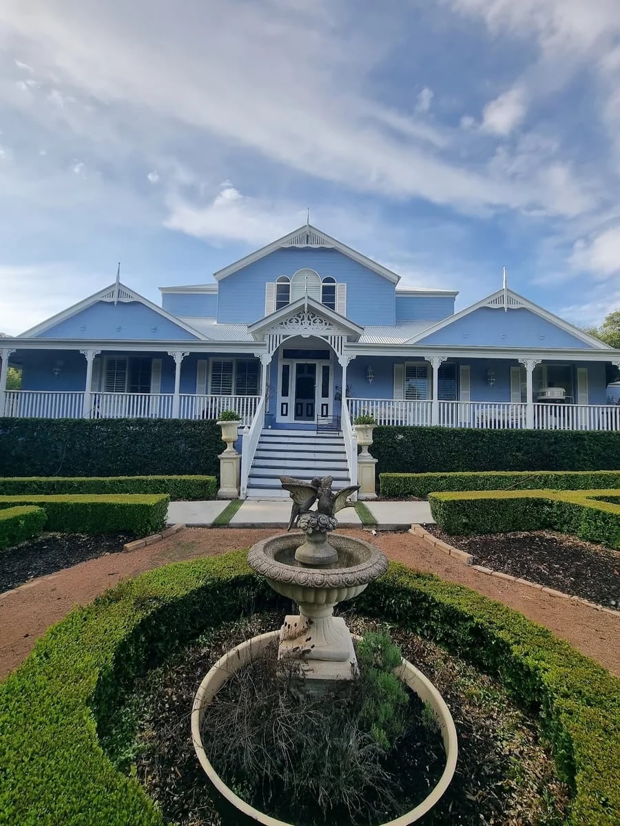 dfd77eb6-d823-4549-aa7e-e3c0b7c0896c photo 1