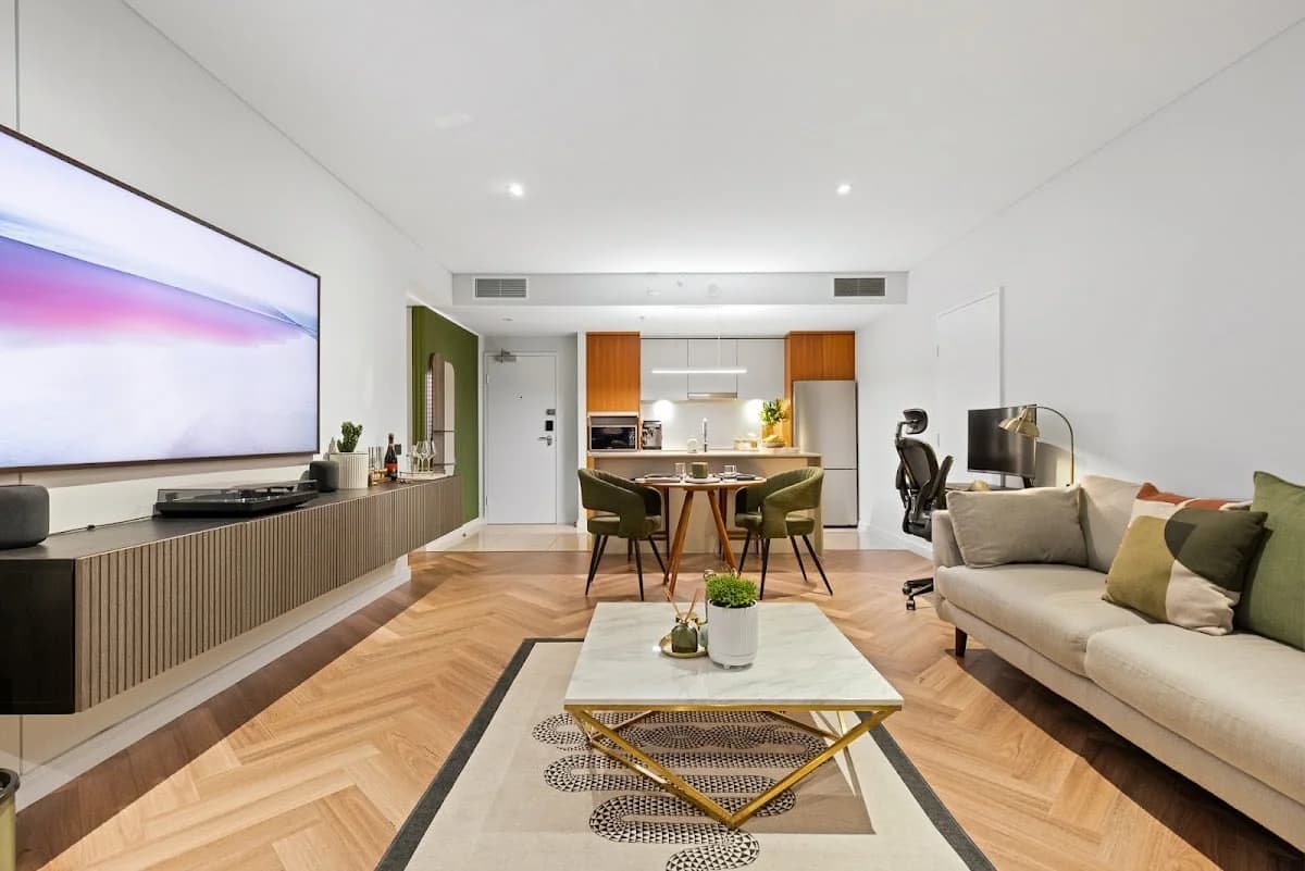 Novos Painting Prompt & Professional - Project 3