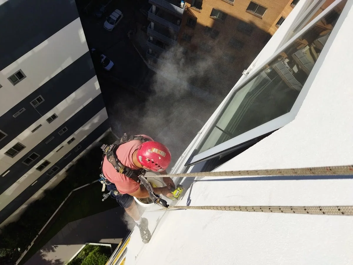 Sonaa Abseiling Service - Rope Access Technician | Window Cleaning | Painting | Waterproofing | Remedial - Main project