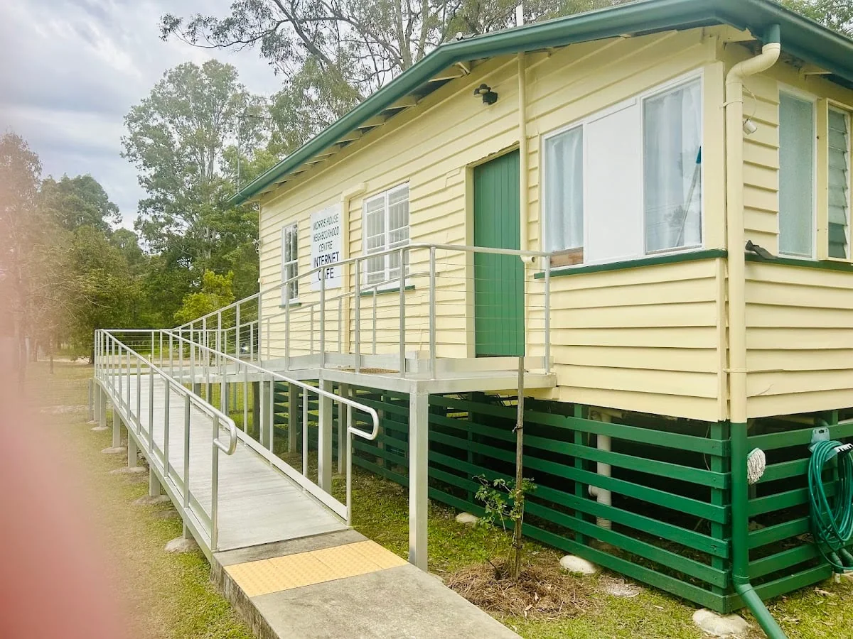 Mark jillings Painting & wallpapering - Main project