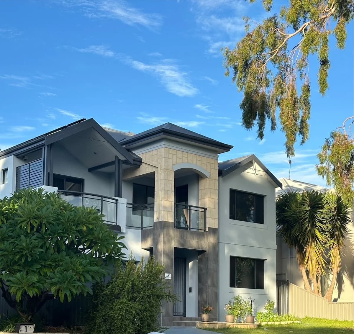 Next Paint and Decor - Project 2