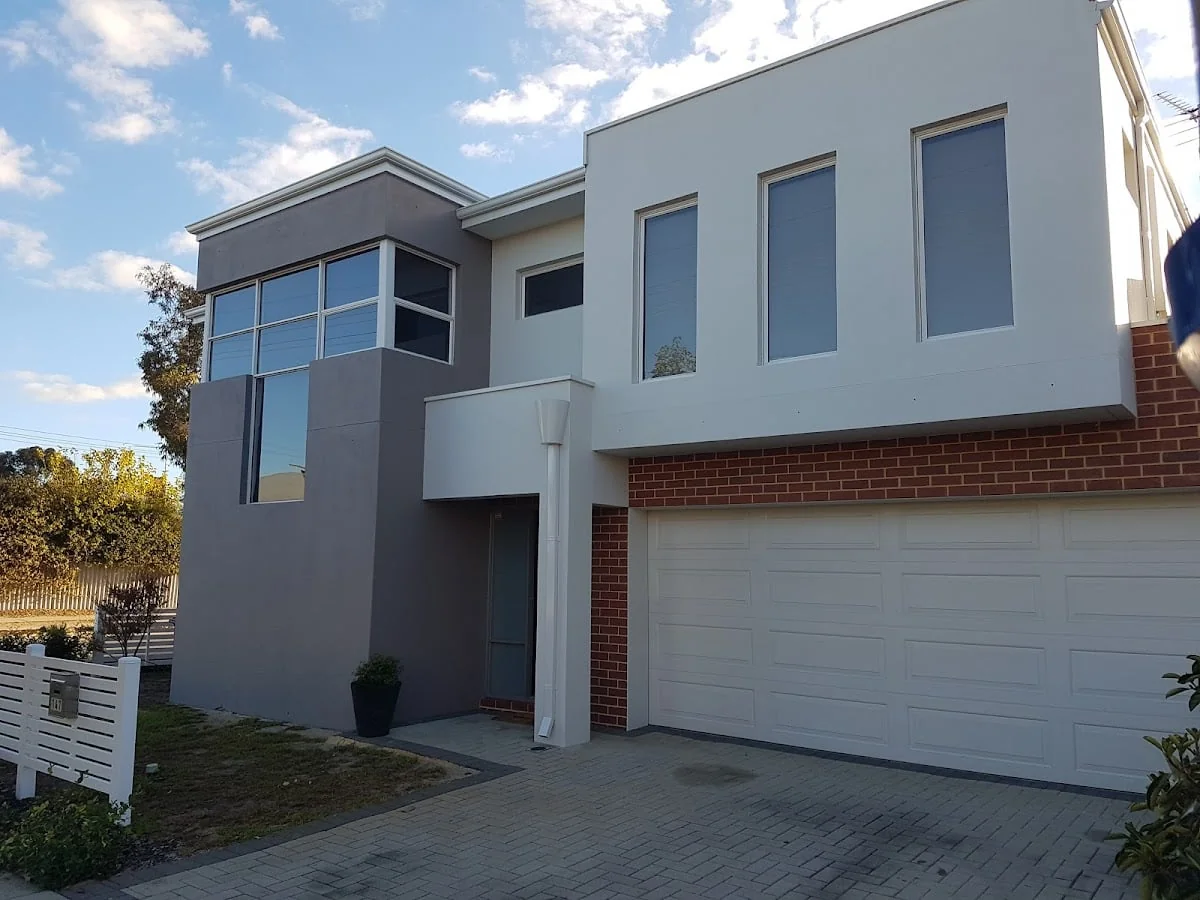 Roberto's Painting & Decorating - Main project