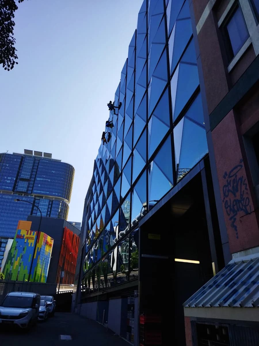 Sonaa Abseiling Service - Rope Access Technician | Window Cleaning | Painting | Waterproofing | Remedial - Project 4